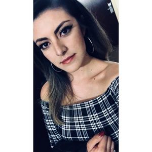 Meet your Posher, Vanessa